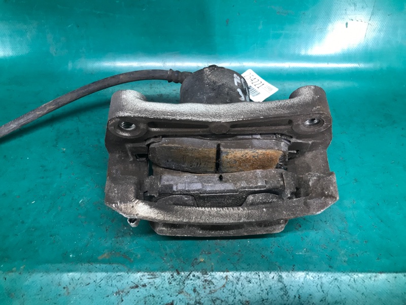 Суппорт тормозной передний левый SENTRA B17 12-21 2015 Седан 1.8 MRA8DE Суппорт тормозной передний левый SENTRA B17 12-21 2015 Седан 1.8 MRA8DE