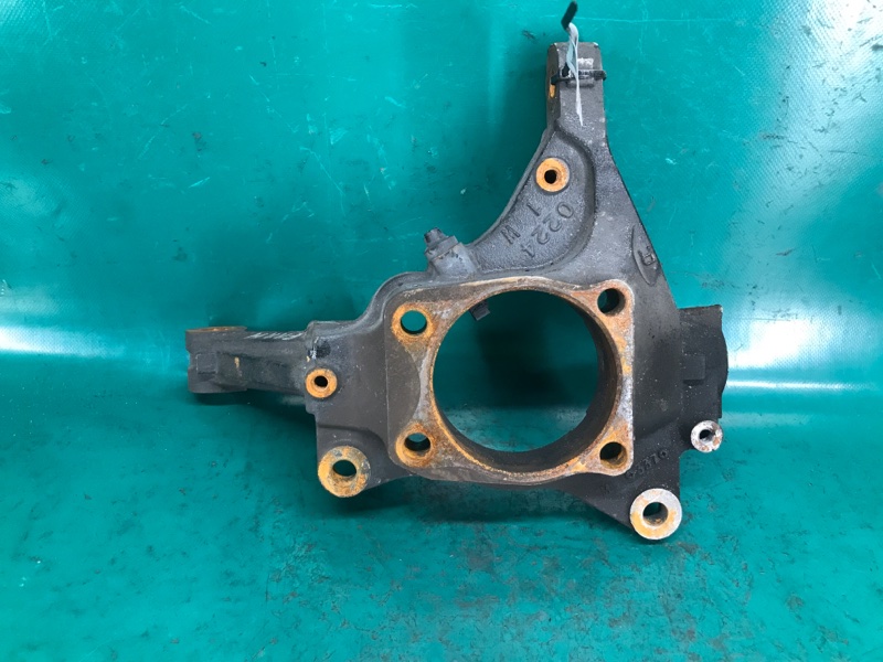 Кулак поворотный передний правый SUBARU TRIBECA B10 07-13 2008 Внедорожник 3.6 EZ36 28313XA00A Б/У