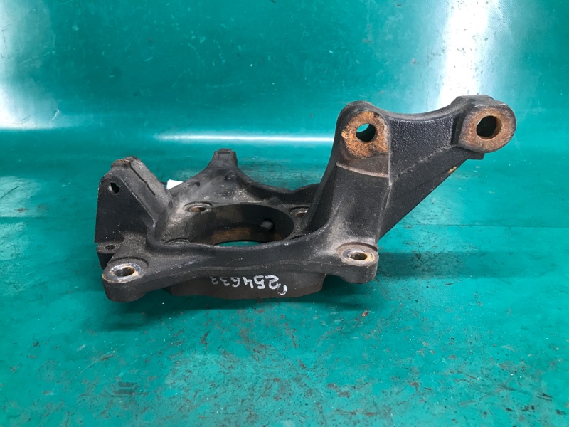 Кулак поворотный передний правый TRIBECA B10 07-13 2008 Внедорожник 3.6 EZ36