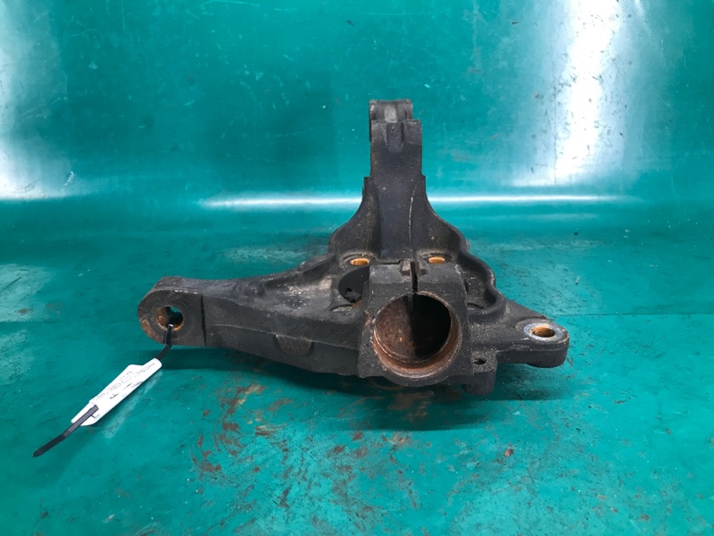 Кулак поворотный передний правый TRIBECA B10 07-13 2008 Внедорожник 3.6 EZ36