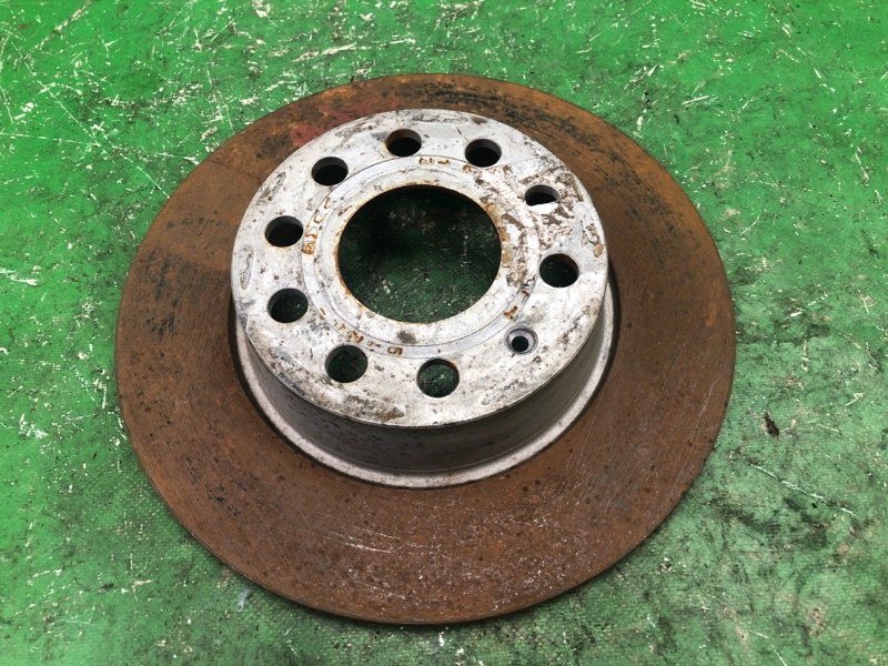 Тормозной диск задний задний VOLKSWAGEN PASSAT B7 11-15 2014 Седан 2.5 CBUA 1K0615601AA Б/У