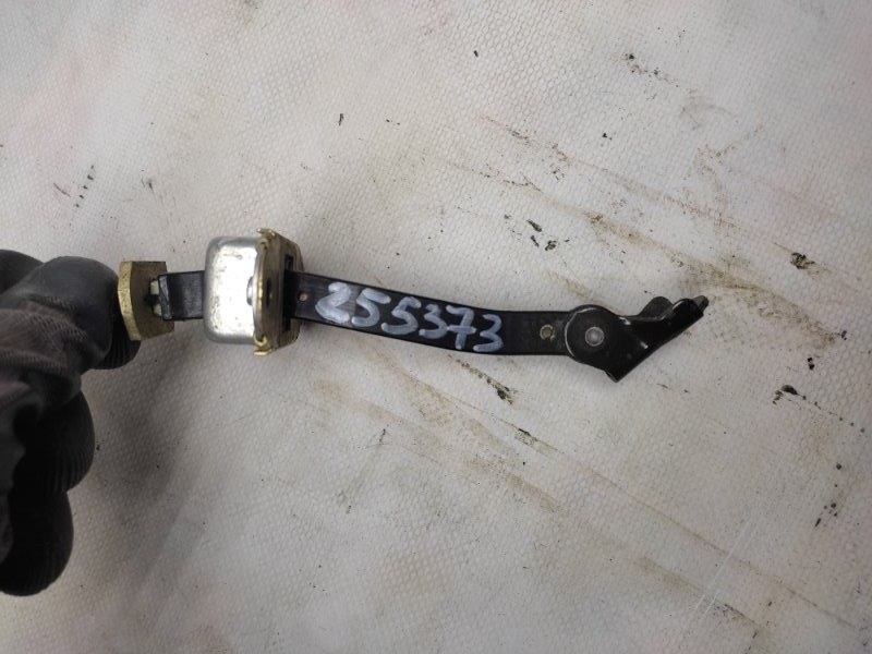 Ограничитель двери задний левый NISSAN TIIDA/VERSA C11 04-11