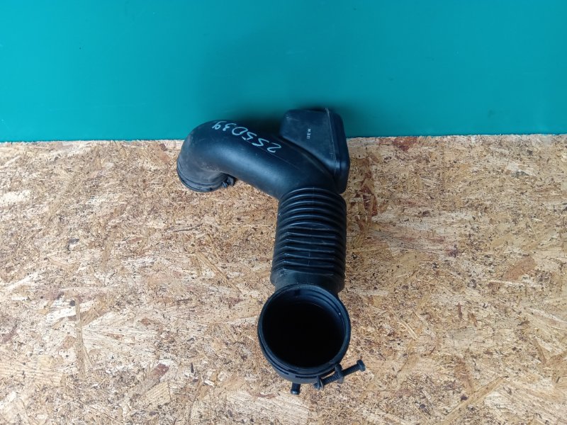 Патрубок воздушного фильтра SONATA YF 10-14 2011 Седан 2.4 Патрубок воздушного фильтра SONATA YF 10-14 2011 Седан 2.4