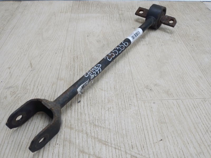 Запчасть рычаг задней подвески продольный правый TOYOTA CAMRY 50 12-15 2012 Седан 2.5 4878006090 Б/У Рычаг задней подвески продольный правый TOYOTA CAMRY 50 12-15 2012 Седан 2.5 4878006090 Б/У
