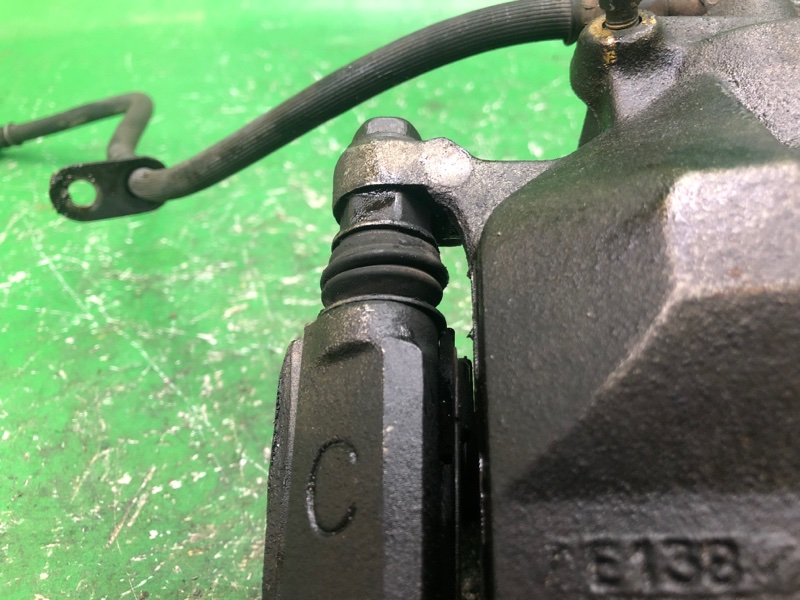 Суппорт тормозной передний правый SOLARA 03-09 COUPE 2.4 2AZFE Суппорт тормозной передний правый SOLARA 03-09 COUPE 2.4 2AZFE