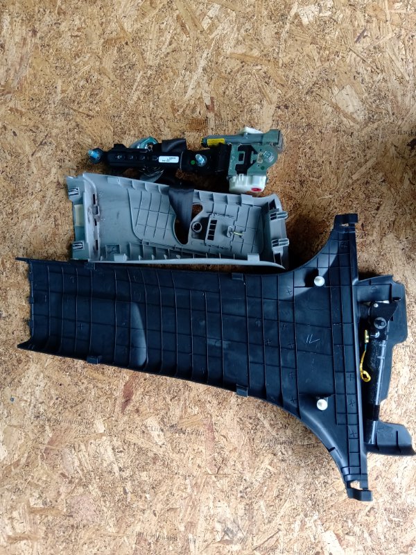 Ремень безопасности левый HYUNDAI SONATA YF 10-14 Седан 2.4