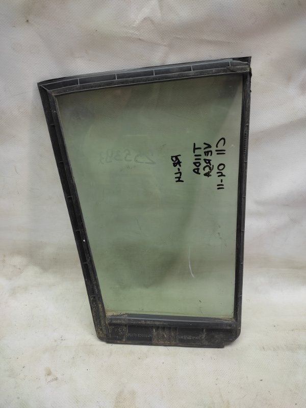 Стекло двери глухое заднее левое TIIDA/VERSA C11 04-11