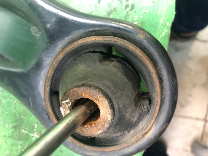 Рычаг передней подвески нижний левый SUZUKI GRAND VITARA 05-15 Внедорожник 2.7 Рычаг передней подвески нижний левый SUZUKI GRAND VITARA 05-15 Внедорожник 2.7