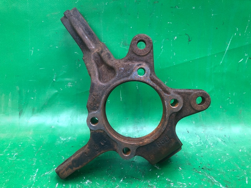 Кулак поворотный передний левый SUZUKI GRAND VITARA 05-15 2006 Внедорожник 2.7 45151-65J00 Б/У