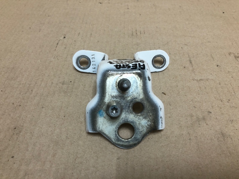 Петля двери нижняя задняя левая FORD FIESTA 08-17 2013 Хэтчбек 1.6 XDEZ G2BZ-5426811-A Б/У