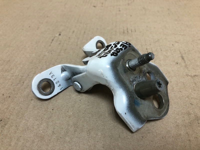 Петля двери нижняя задняя левая FORD FIESTA 08-17 Хэтчбек 1.6 XDEZ