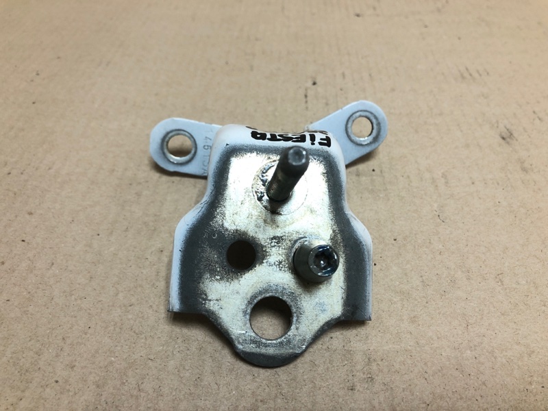 Запчасть петля двери верхняя передняя левая FORD FIESTA 08-17 2013 Хэтчбек 1.6 XDEZ AE8Z-5422811-A Б/У Петля двери верхняя передняя левая FORD FIESTA 08-17 2013 Хэтчбек 1.6 XDEZ AE8Z-5422811-A Б/У