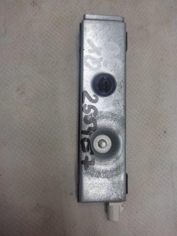 Усилитель антенны QX30 16-20 2017 Внедорожник 2.0 20PET