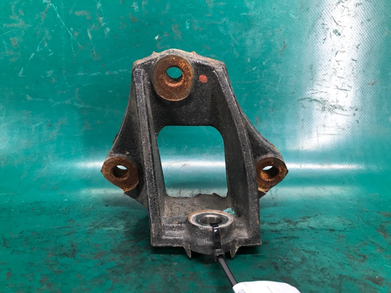 Кронштейн двигателя передний TOYOTA SIENNA 11-16 2015 Минивэн 3.5L 6 12311-0P070 Б/У