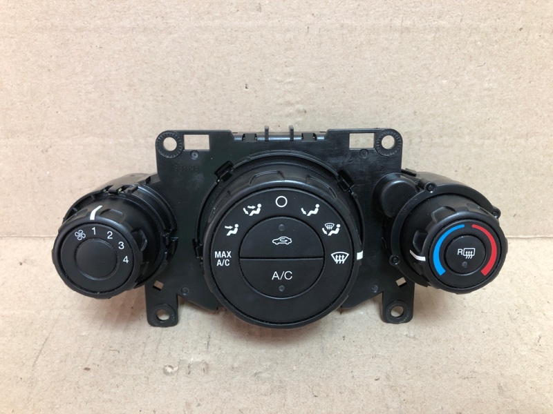 Блок управления печкой FORD FIESTA 08-17 2013 Хэтчбек 1.6 XDEZ D2BZ-19980-B Б/У