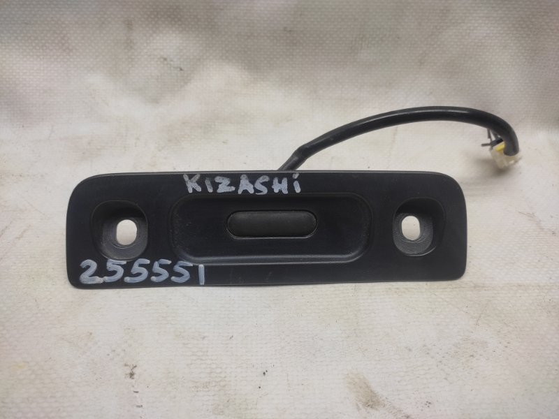 Кнопка открывания багажника наружная SUZUKI KIZASHI 09-14 72821-57L00 Б/У
