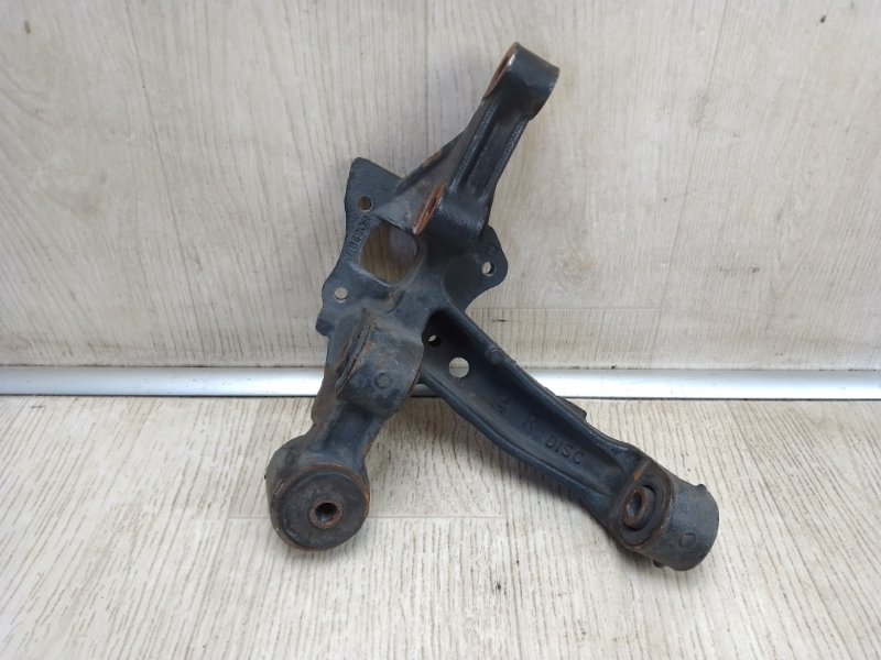 Цапфа правая TOYOTA CAMRY 40 06-11