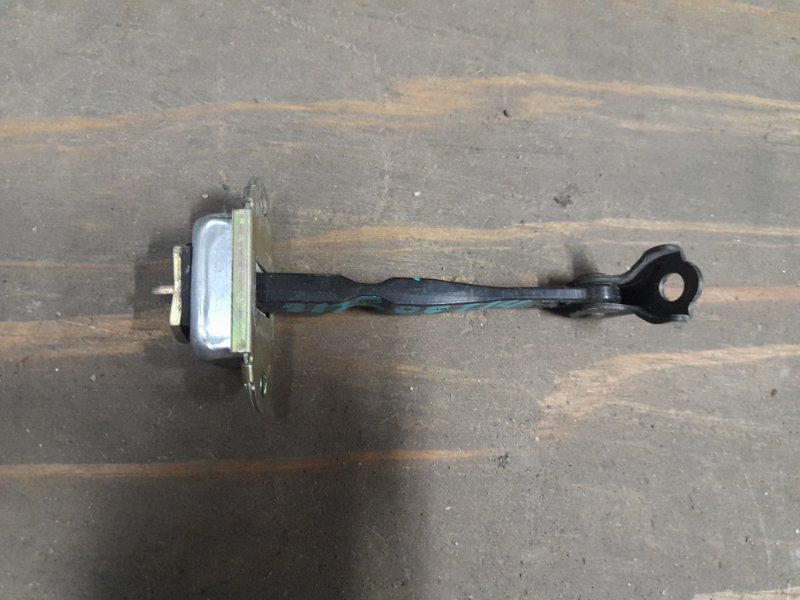 Запчасть ограничитель двери передний правый NISSAN MURANO Z50 02-07 2005 Внедорожник 3.5 80430-CA010 Б/У Ограничитель двери передний правый NISSAN MURANO Z50 02-07 2005 Внедорожник 3.5 80430-CA010 Б/У