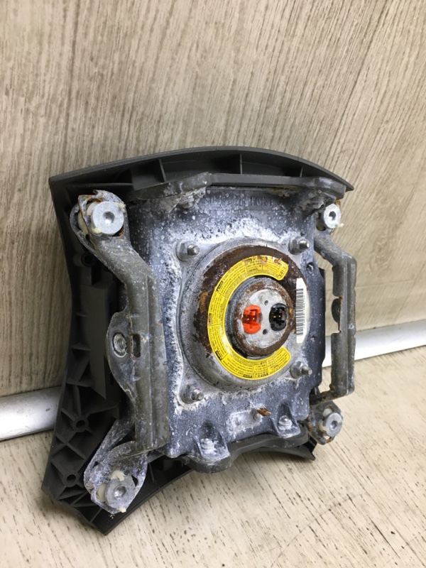 Подушка безопасности в руль CAMRY 40 06-11