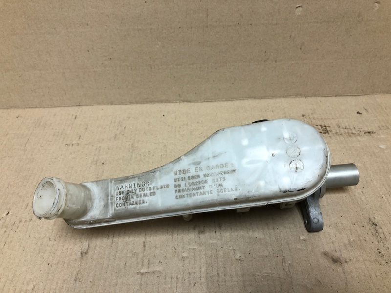 Главный тормозной цилиндр JOURNEY 08-20 Главный тормозной цилиндр JOURNEY 08-20