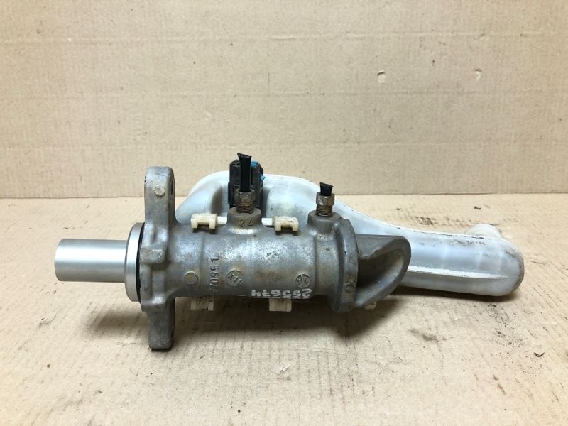 Главный тормозной цилиндр JOURNEY 08-20 Главный тормозной цилиндр JOURNEY 08-20