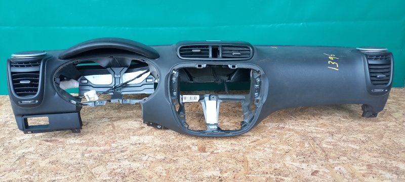 Запчасть торпедо KIA SOUL PS 13-19 2016 PS 2.0 G4NC 84710B2100EQ Б/У Торпедо KIA SOUL PS 13-19 2016 PS 2.0 G4NC 84710B2100EQ Б/У