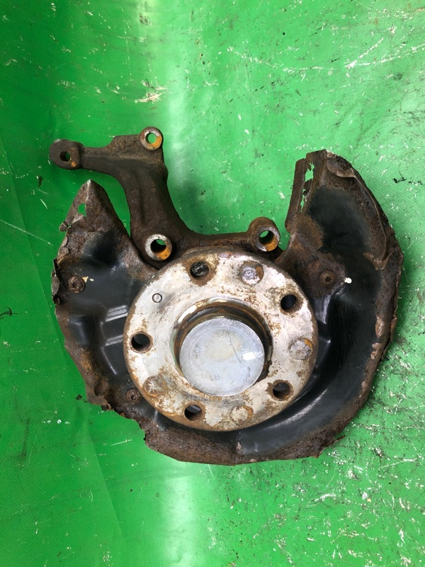 Цапфа задняя левая VOLKSWAGEN PASSAT B7 11-15 2012 2.5 CBUA 5C0505435A Б/У