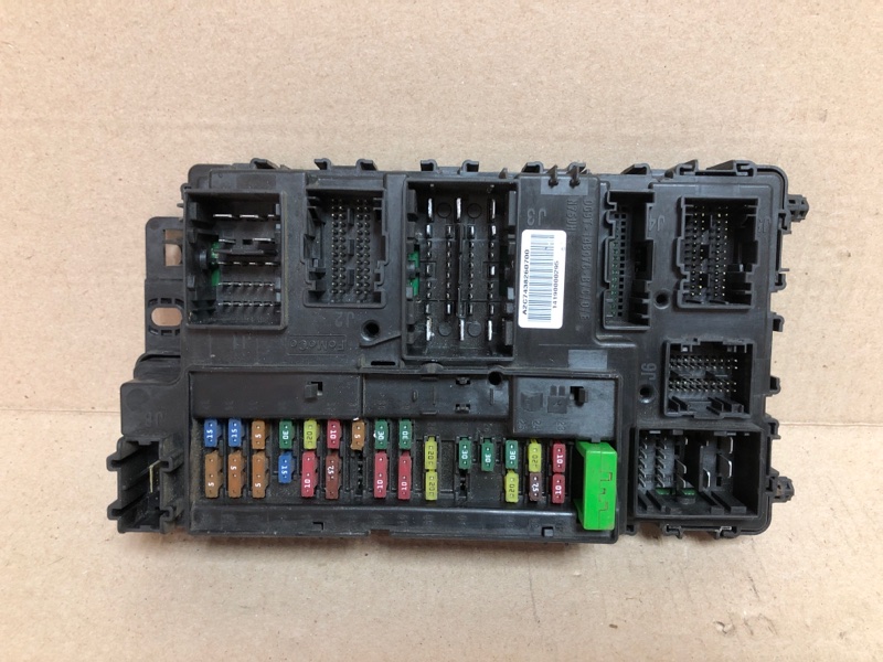 Блок предохранителей салон FORD FUSION 14- 2015 Седан C15HDTX FU5T-15604-DAG Б/У