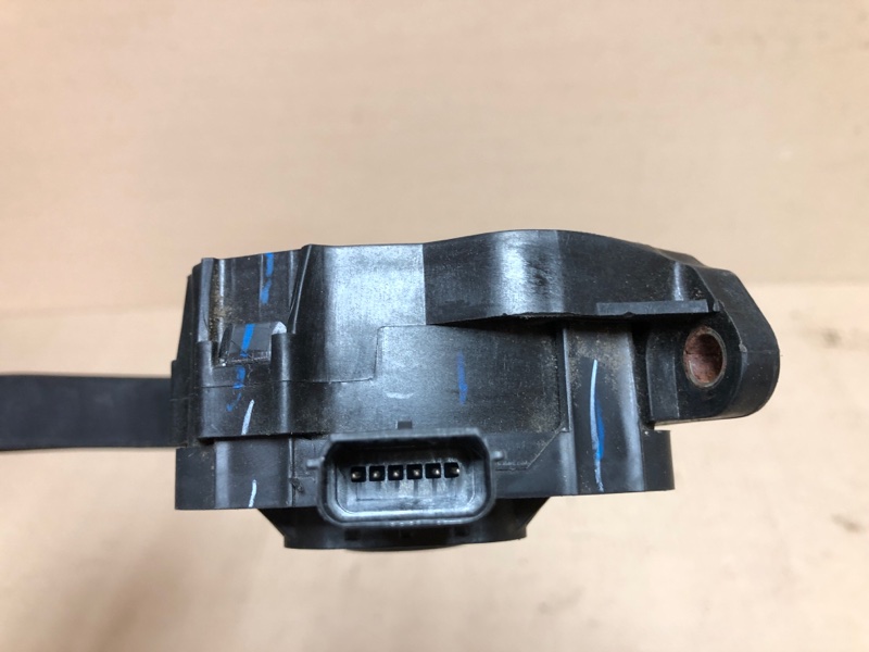 Педаль газа FUSION 14- 2015 Седан C15HDTX Педаль газа FUSION 14- 2015 Седан C15HDTX