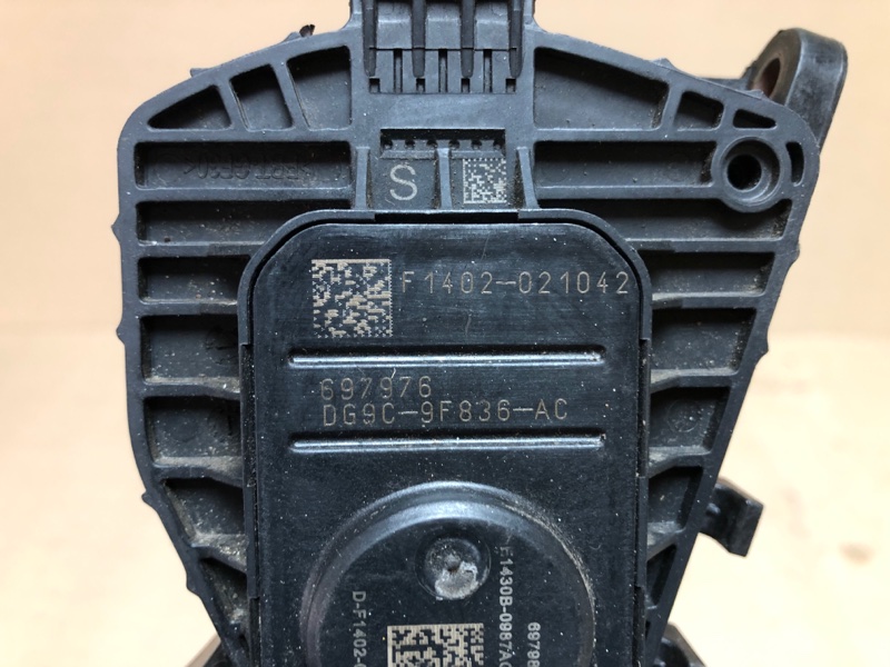 Педаль газа FUSION 14- 2015 Седан C15HDTX Педаль газа FUSION 14- 2015 Седан C15HDTX