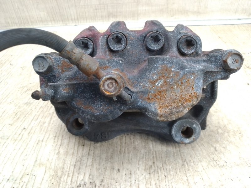 Суппорт тормозной передний правый LEXUS GS300 97-05 Суппорт тормозной передний правый LEXUS GS300 97-05