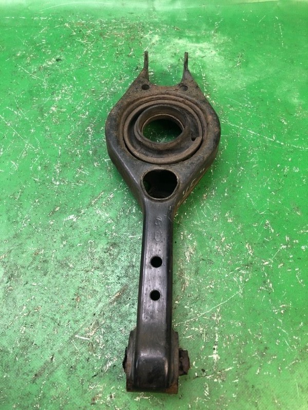 Рычаг задней подвески поперечный задний правый HYUNDAI SONATA YF 10-14 2011 Седан 2.4 552203Q500 Б/У