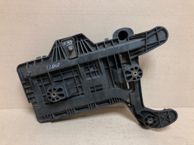 Полка аккумулятора PASSAT B7 11-15 2014 Седан 2.5 CBUA Полка аккумулятора PASSAT B7 11-15 2014 Седан 2.5 CBUA