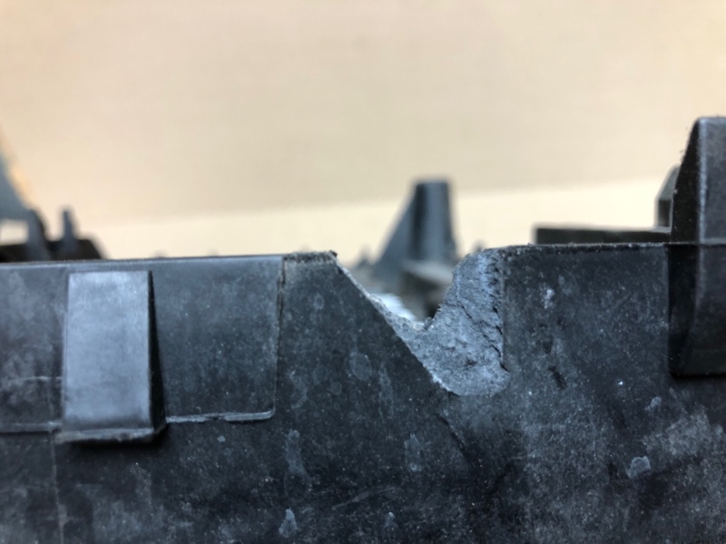 Полка аккумулятора PASSAT B7 11-15 2014 Седан 2.5 CBUA Полка аккумулятора PASSAT B7 11-15 2014 Седан 2.5 CBUA