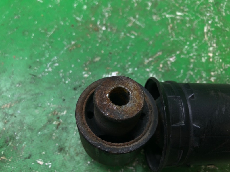 Амортизатор задний SENTRA (B16) 06–12 2012 2.0 MR20DE