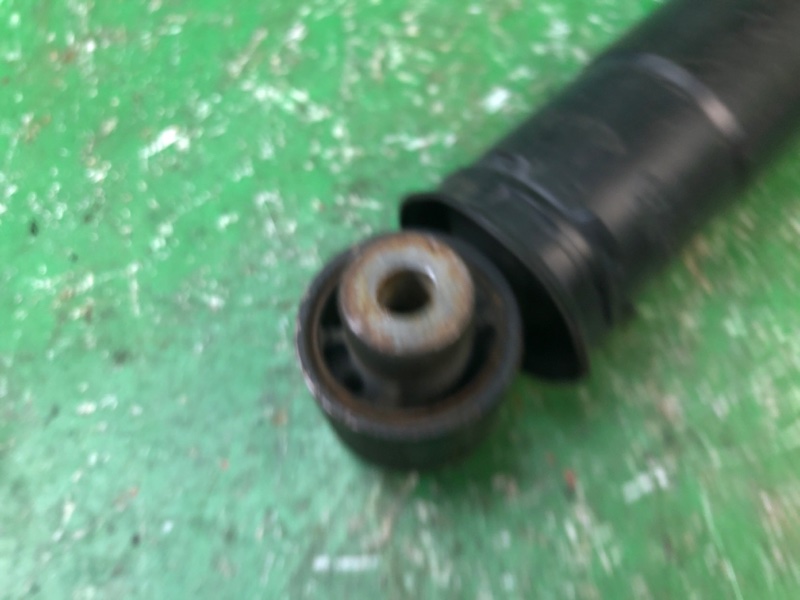 Амортизатор задний SENTRA (B16) 06–12 2012 2.0 MR20DE