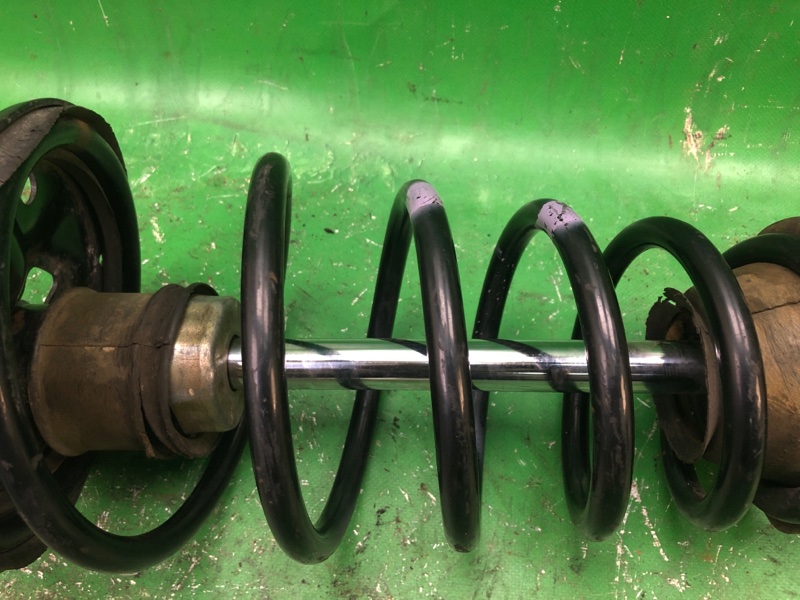 Амортизатор задний левый ES300 96-01 1998 MCV20 3.0 1MZFE