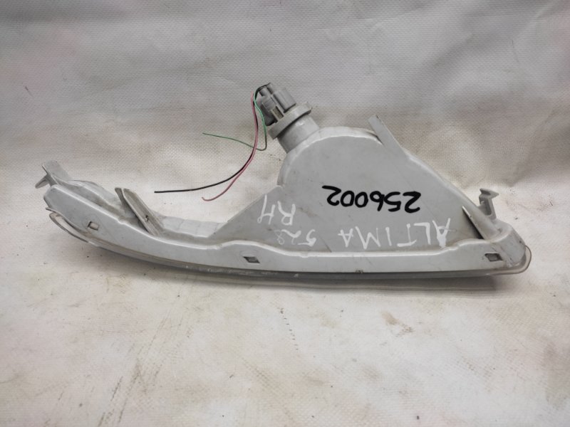 Повторитель поворота в бампер передний правый NISSAN ALTIMA L33 12-18