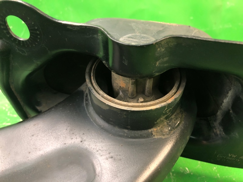 Рычаг задней подвески продольный задний правый PASSAT CC 12-18 2013 Седан 2.0 CBFA