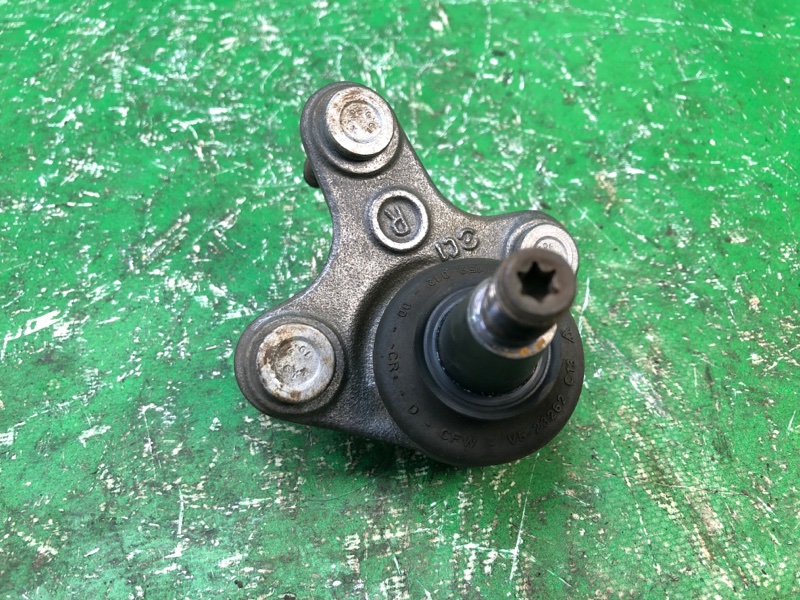 Шаровая опора передняя правая VOLKSWAGEN PASSAT CC 12-18 2013 Седан 2.0 CBFA 3C0407366B Б/У