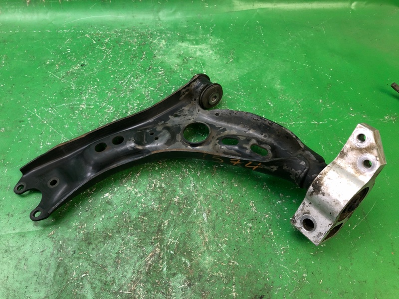 Рычаг передней подвески нижний передний правый VOLKSWAGEN PASSAT CC 12-18 2013 Седан 2.0 CBFA 5N0 407 152 Б/У