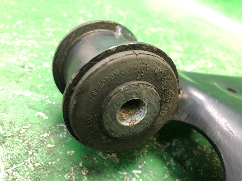 Рычаг передней подвески нижний передний правый PASSAT CC 12-18 2013 Седан 2.0 CBFA