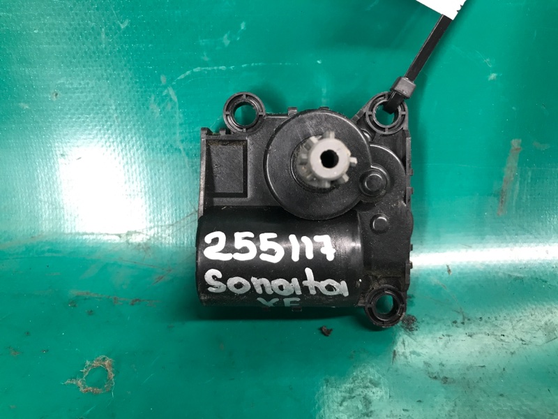 Моторчик заслонки печки HYUNDAI SONATA YF 10-14 2011 Седан 2.4 97162-3SAA0 Б/У