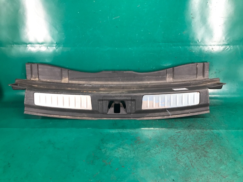 Накладка на порог багажника INFINITI QX30 16-20 2018 Внедорожник 2.0 20PET 84992-5DK0A Б/У