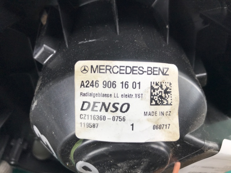 Моторчик печки QX30 16-20 2018 Внедорожник 2.0 20PET