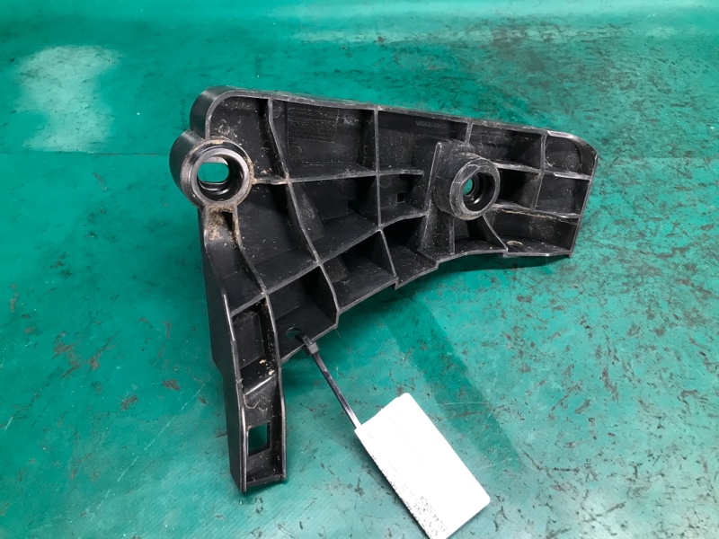 Кронштейн заднего бампера правый QX30 16-20 2018 Внедорожник 2.0 20PET Кронштейн заднего бампера правый QX30 16-20 2018 Внедорожник 2.0 20PET