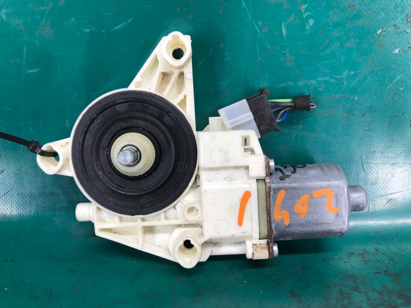 Моторчик стеклоподъемника передний левый INFINITI QX30 16-20 2018 Внедорожник 2.0 20PET 80731-5DM0A Б/У