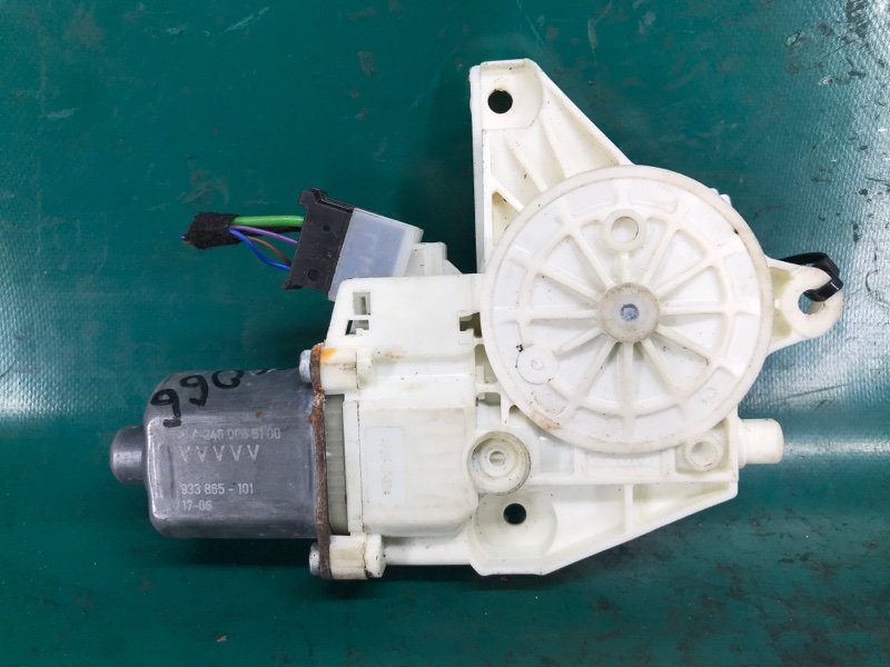 Моторчик стеклоподъемника передний левый INFINITI QX30 16-20 Внедорожник 2.0 20PET