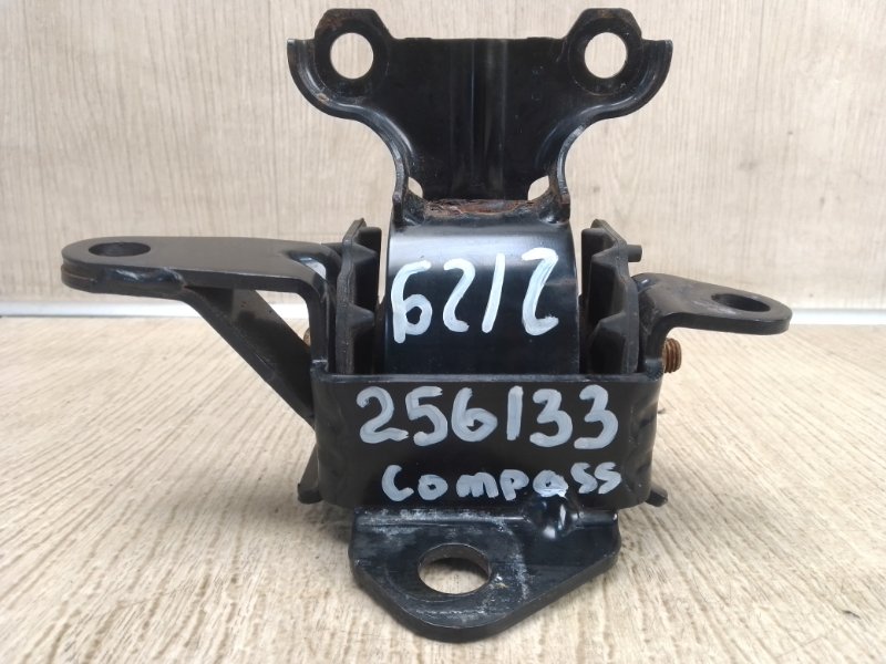 Подушка двигателя левая COMPASS 06-16 2014 MK49 2.4 ED3 Подушка двигателя левая COMPASS 06-16 2014 MK49 2.4 ED3