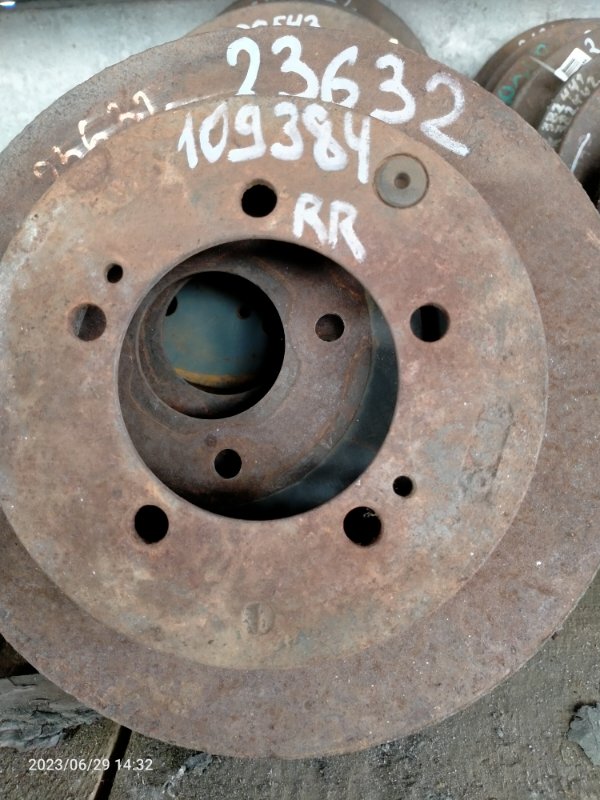 Тормозной диск задний задний левый MITSUBISHI SIGMA 90-96 Б/У